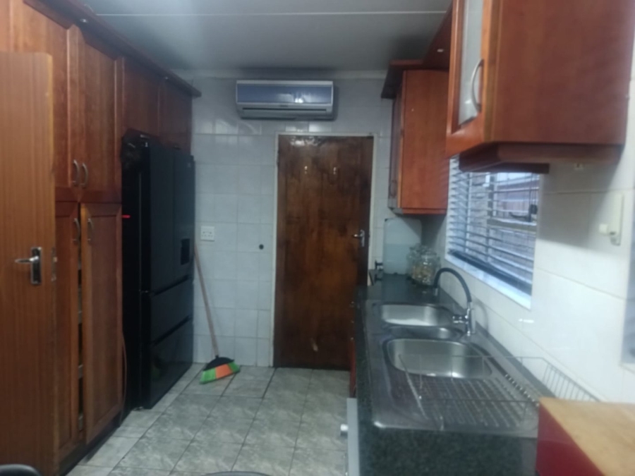 3 Bedroom Property for Sale in Roylglen Gardens Northern Cape